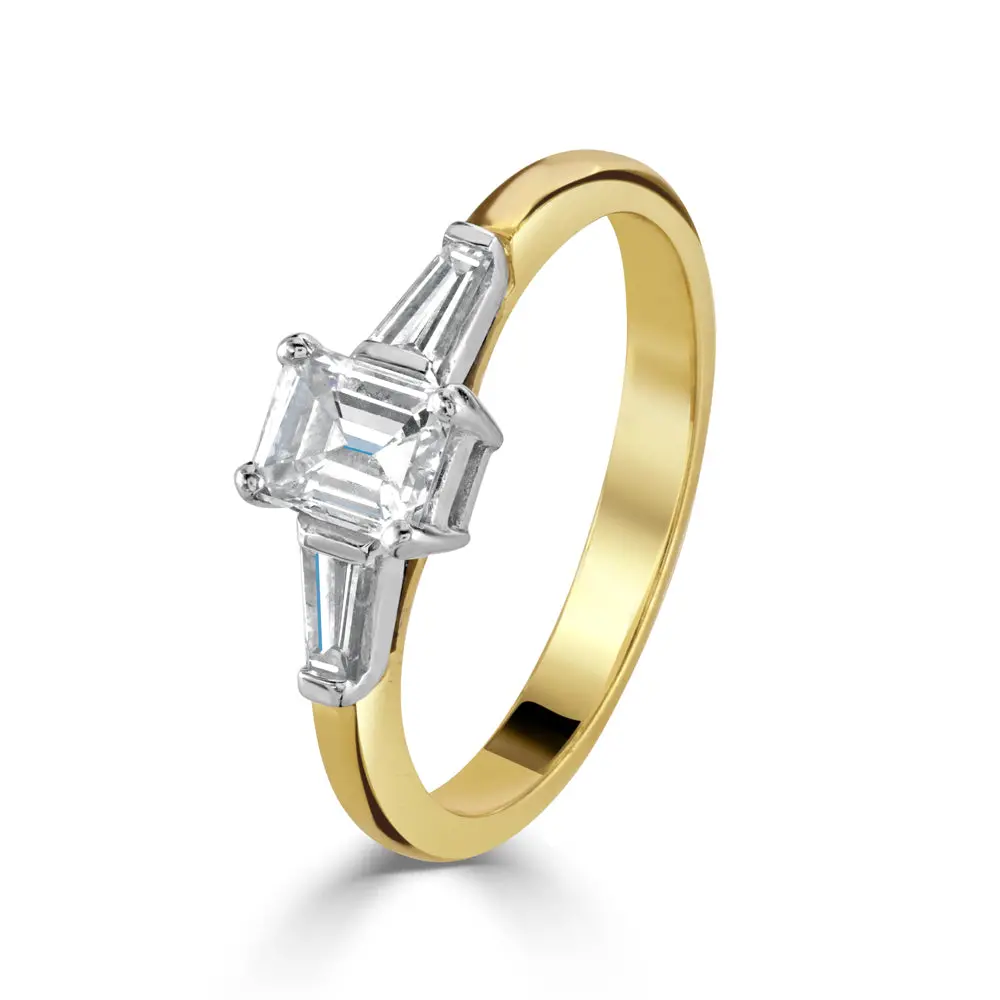 18Ct Gold Single Marquise Diamond Ring 1
