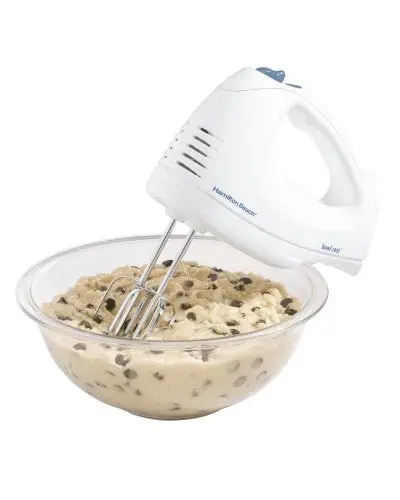 Hamilton Beach 62682Rz Electric Hand Mixer With Snap-On Case - White. 1