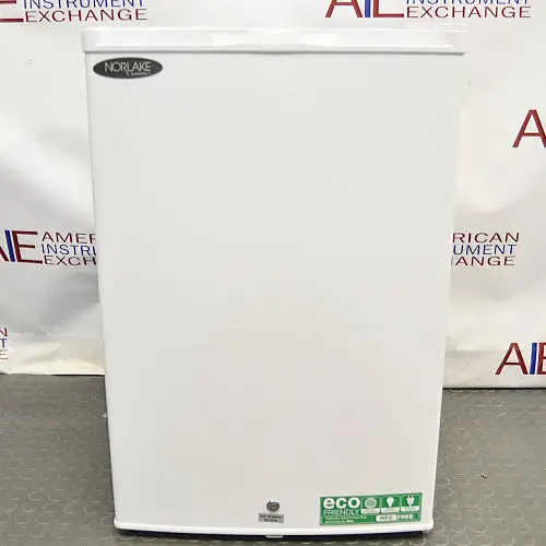 Norlake Undercounter Refrigerator - Model Pr041www/0 1