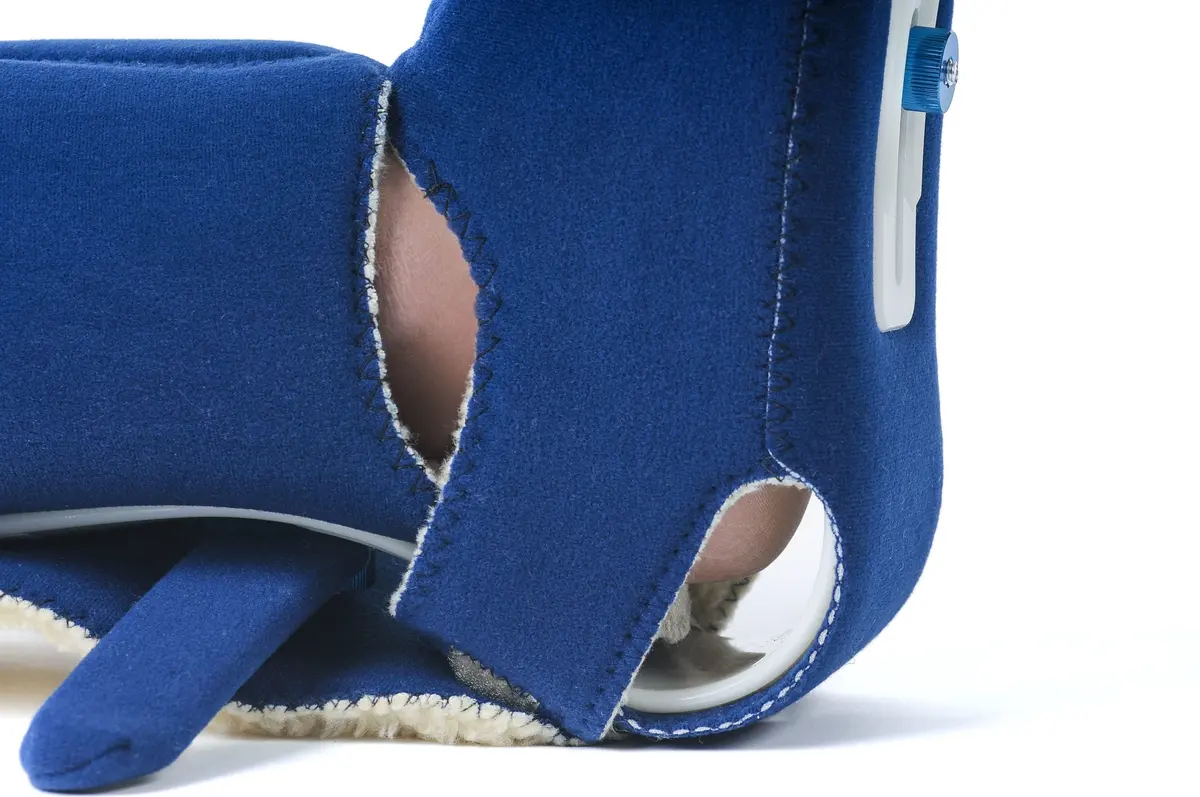 Comfy Boot Adult Dark Blue Fleece Lined Headliner 2